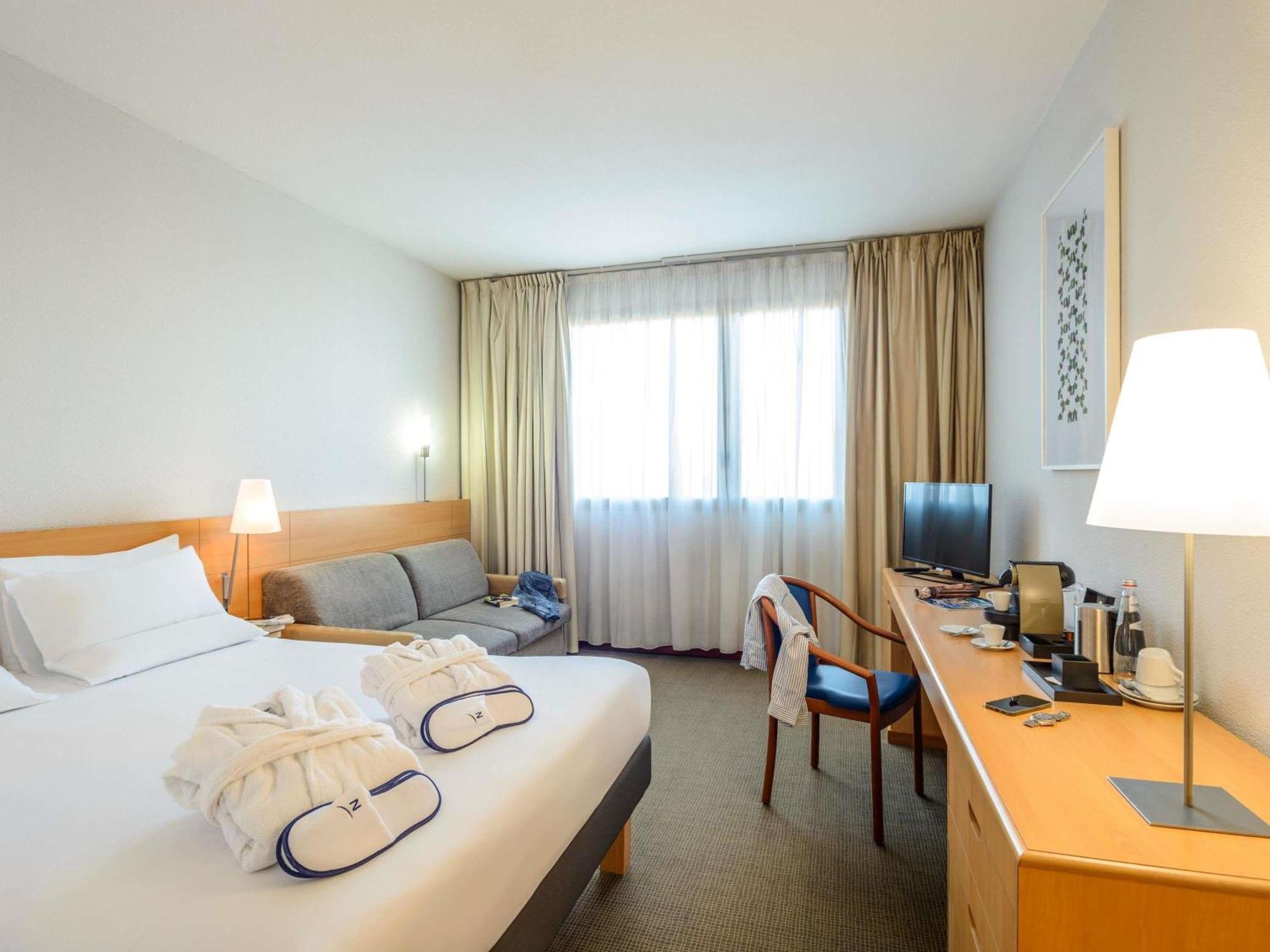 Novotel Torino Corso Giulio Cesare Luaran gambar