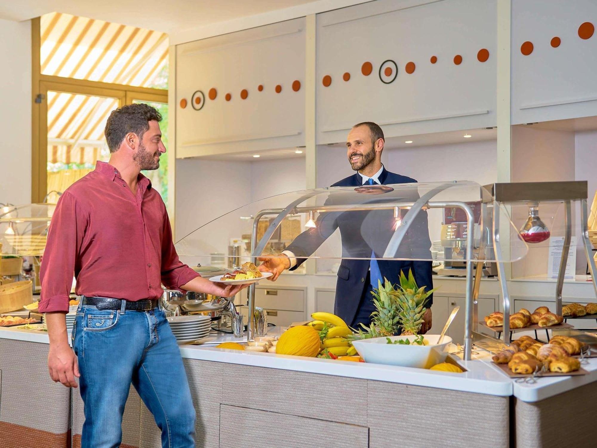 Novotel Torino Corso Giulio Cesare Luaran gambar